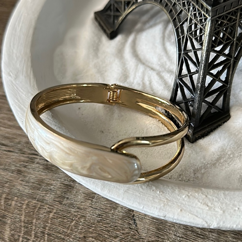 Beautiful gold and cream hinge bracelet
